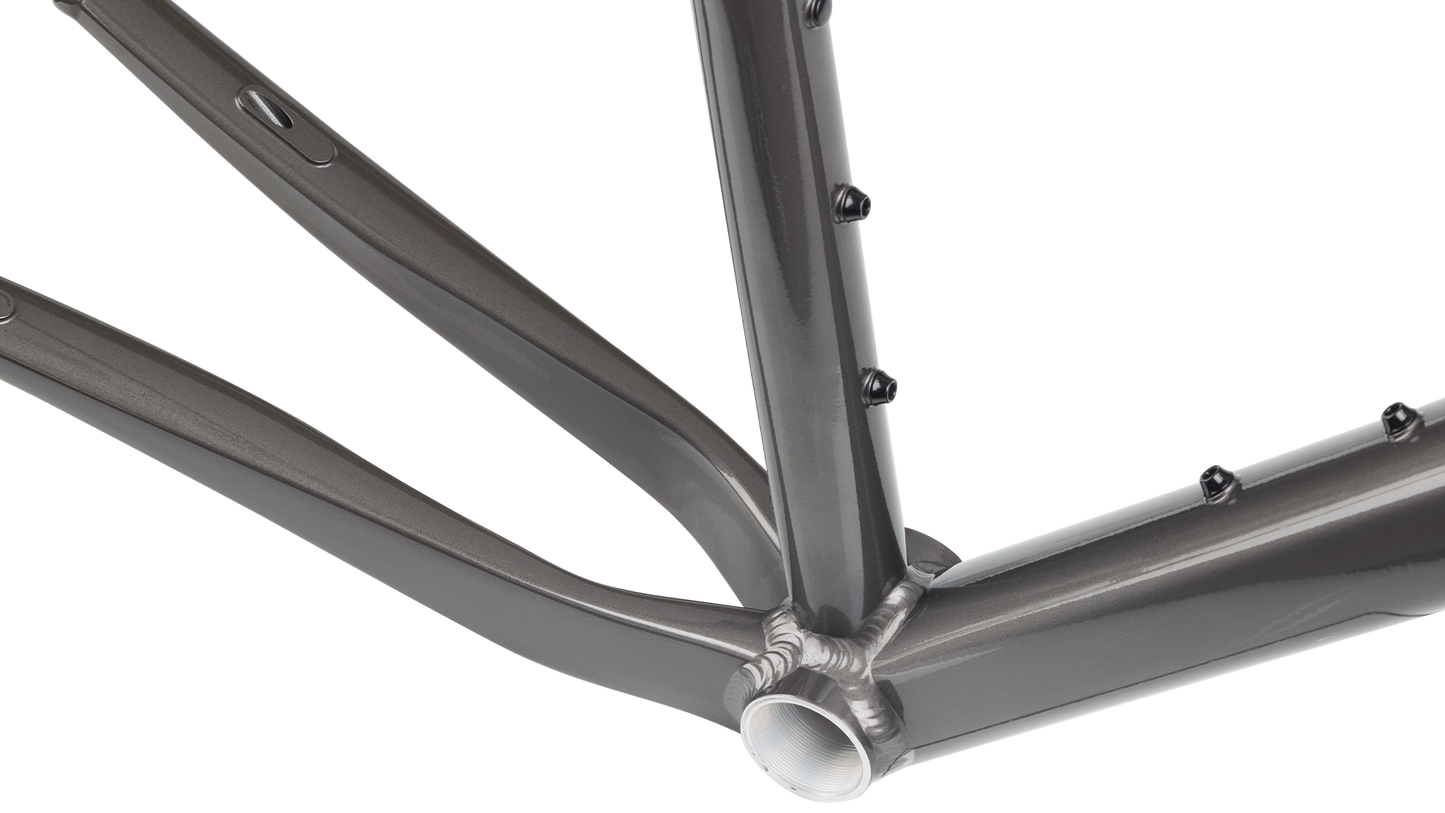 Salsa Stormchaser Frameset Metallic Black color bottom bracket junction detail